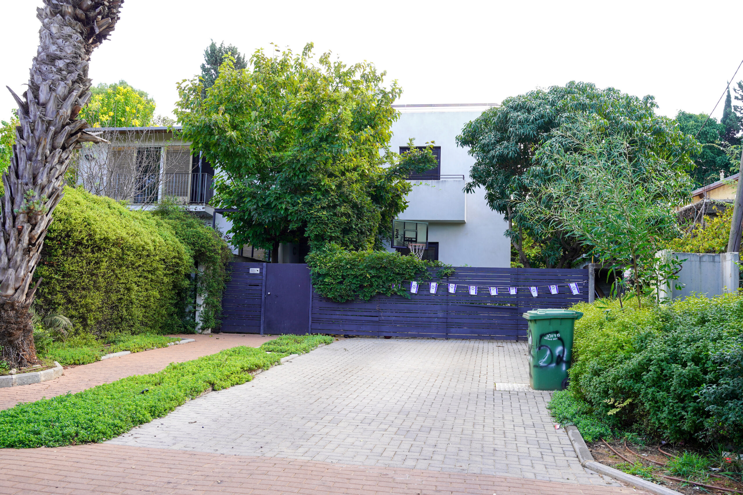 בתים פרטיים להשכרה ולמכירה ממתווך